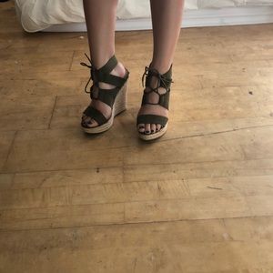 BARELY WORN Charlotte Russe olive wedges💚